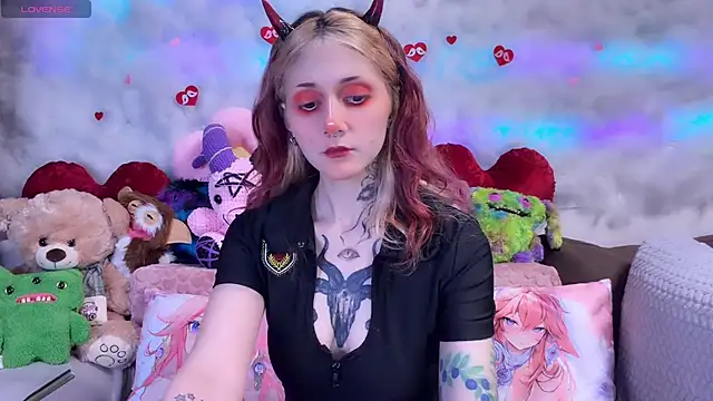 Snapshot of _Devill_Baby chatting on April 2026 06:03:02 PM Devill Baby online show from April 2026 06:03:02 PM