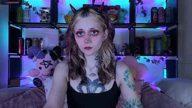 Snapshot of _Devill_Baby chatting on May 2026 08:17:02 PM Devill Baby online show from May 2026 08:17:02 PM