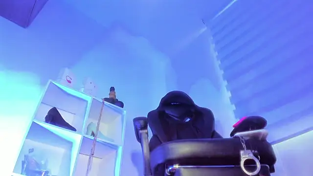 charlotte joliedart online show from October 2025 08:41:02 PM