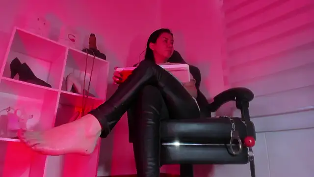 charlotte joliedart online show from February 2026 10:15:02 PM