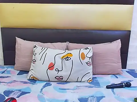 NunuBerry16 online show from February 2026 11:44:02 AM