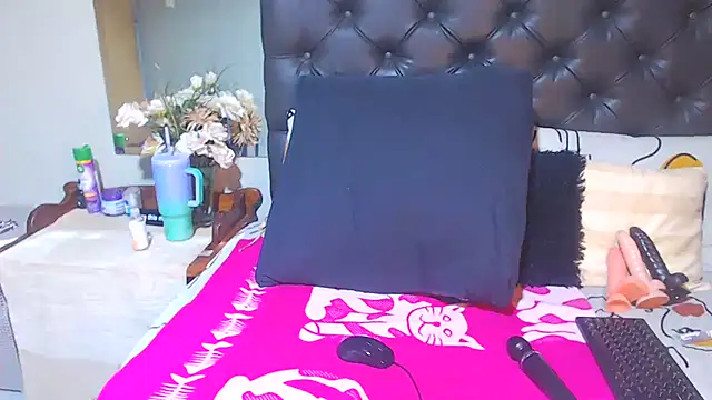 NunuBerry16 online show from April 2026 07:41:02 PM