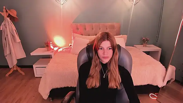 Nora Vennucci online show from May 2026 08:01:02 PM