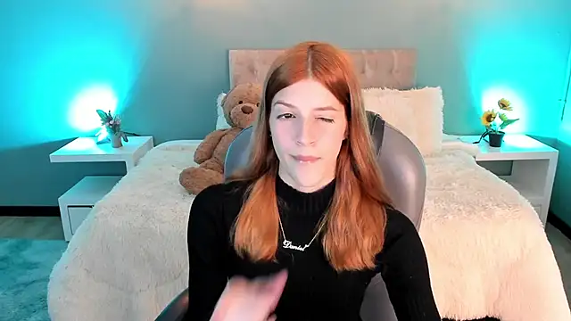 Nora Vennucci online show from November 2025 08:02:02 PM