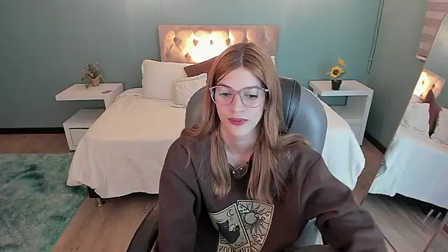 Nora Vennucci online show from January 2026 08:18:02 PM