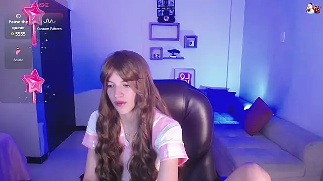 Nora Vennucci online show from February 2025 10:36:02 PM