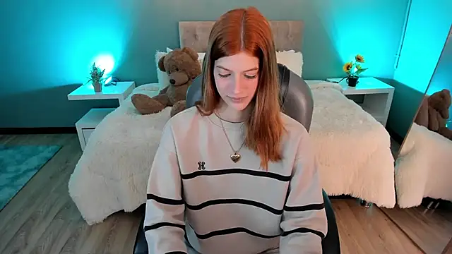 Nora Vennucci online show from November 2025 07:28:01 PM