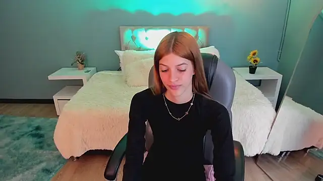 Nora Vennucci online show from January 2026 08:05:01 PM