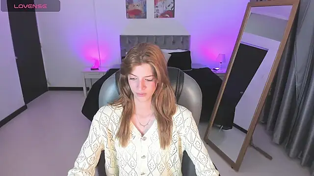 Nora Vennucci online show from March 2025 10:44:01 PM