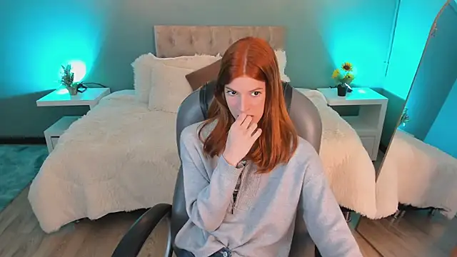 Nora Vennucci online show from October 2025 07:57:02 PM