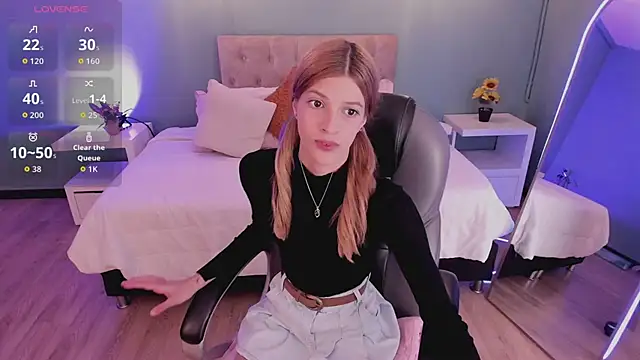 Nora Vennucci online show from April 2026 08:21:01 PM