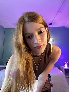 Nora Vennucci online show from April 2026 10:02:02 PM