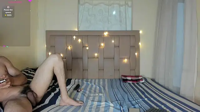 Snapshot of stepcouple_XXX chatting on March 2025 11:12:01 PM stepcouple XXX online show from March 2025 11:12:01 PM