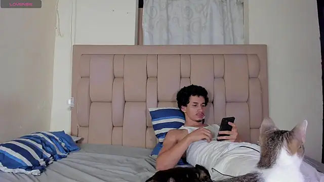 Snapshot of stepcouple_XXX chatting on September 2025 11:54:01 PM stepcouple XXX online show from September 2025 11:54:01 PM