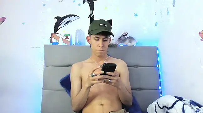 andrew uwu  online show from December 2024 04:55:02 AM