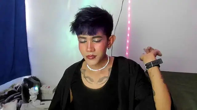 andrew uwu  online show from October 2025 07:59:01 PM