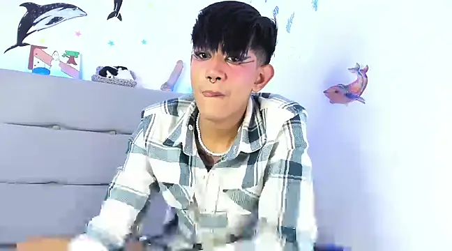 andrew uwu  online show from December 2024 04:15:02 AM