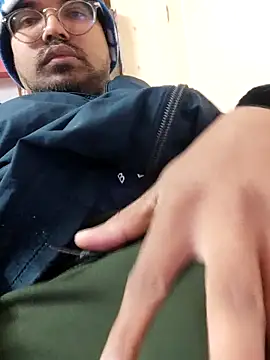 Snapshot of Hotrayyy chatting on December 2025 01:04:02 PM Hotrayyy online show from December 2025 01:04:02 PM