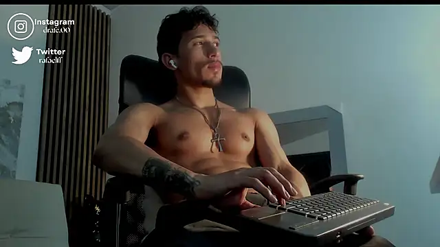 Snapshot of rafael_stone chatting on September 2025 02:28:01 AM rafael stone online show from September 2025 02:28:01 AM