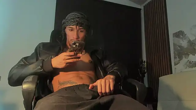 Snapshot of rafael_stone chatting on March 2025 07:25:02 AM rafael stone online show from March 2025 07:25:02 AM