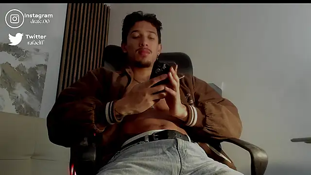 Snapshot of rafael_stone chatting on September 2025 11:33:02 PM rafael stone online show from September 2025 11:33:02 PM