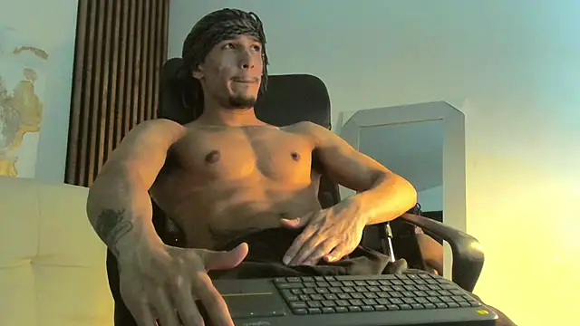 Snapshot of rafael_stone chatting on March 2025 03:44:01 AM rafael stone online show from March 2025 03:44:01 AM