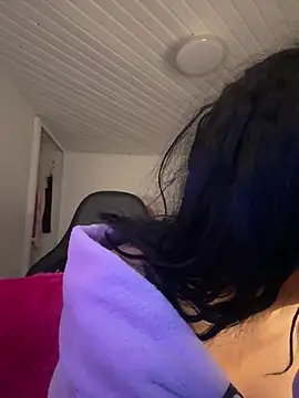 Anily Lovely online show from May 2026 11:53:02 PM