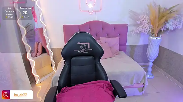 kendra tay online show from March 2026 03:13:01 AM