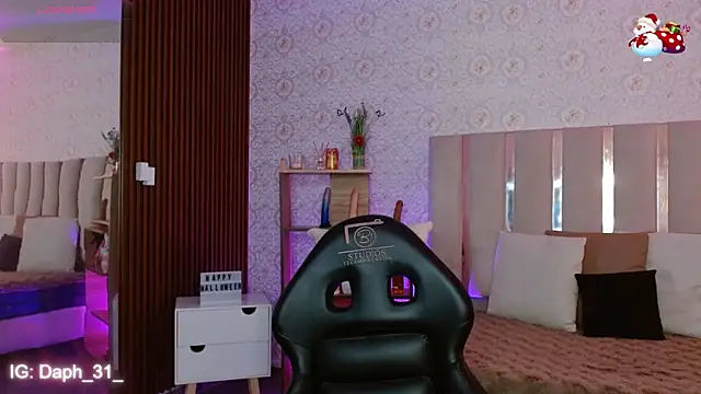 Snapshot of Daphnne_tay chatting on November 2025 03:32:02 AM Daphnne tay online show from November 2025 03:32:02 AM