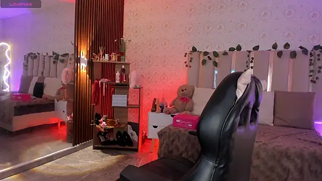 Daphnne tay online show from February 2026 03:34:02 AM