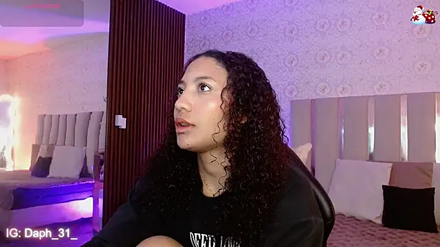 Snapshot of Daphnne_tay chatting on November 2025 03:32:01 AM Daphnne tay online show from November 2025 03:32:01 AM