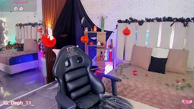 Snapshot of Daphnne_tay chatting on October 2025 04:02:02 AM Daphnne tay online show from October 2025 04:02:02 AM