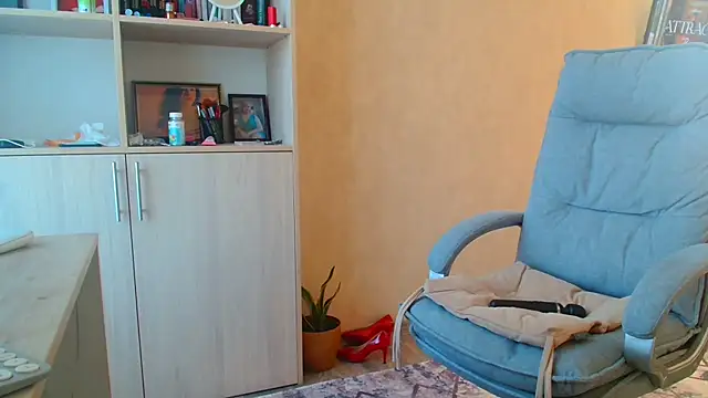 Brionia online show from September 2025 05:52:02 AM