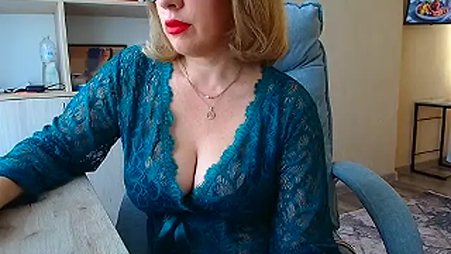 Snapshot of Brionia chatting on July 2026 05:25:01 AM Brionia online show from July 2026 05:25:01 AM