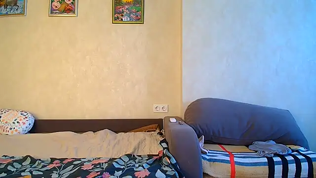Snapshot of Brionia chatting on June 2026 05:57:01 AM Brionia online show from June 2026 05:57:01 AM
