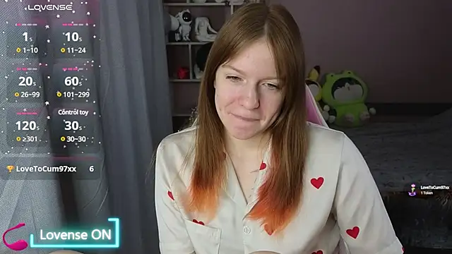 Snapshot of CassieJuice69 chatting on February 2025 09:49:01 PM CassieJuice69 online show from February 2025 09:49:01 PM