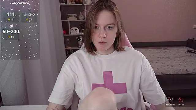 Snapshot of CassieJuice69 chatting on December 2025 05:47:02 PM CassieJuice69 online show from December 2025 05:47:02 PM