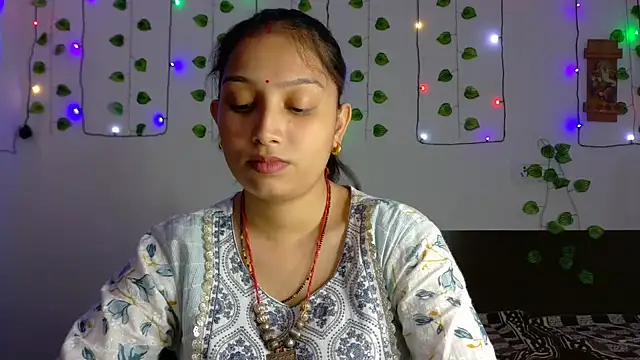 Aleena Rai online show from October 2025 07:49:01 PM