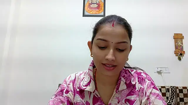 Aleena Rai online show from October 2025 06:49:02 PM