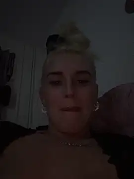 Snapshot of Barbie_26 chatting on December 2024 09:05:02 PM Barbie 26 online show from December 2024 09:05:02 PM