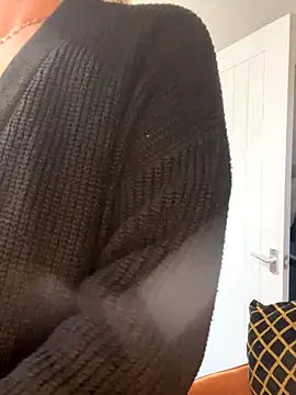 Snapshot of Barbie_26 chatting on November 2025 10:04:02 AM Barbie 26 online show from November 2025 10:04:02 AM