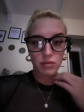 Snapshot of Barbie_26 chatting on January 2025 10:31:01 PM Barbie 26 online show from January 2025 10:31:01 PM