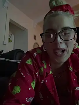 Snapshot of Barbie_26 chatting on December 2024 10:27:01 PM Barbie 26 online show from December 2024 10:27:01 PM