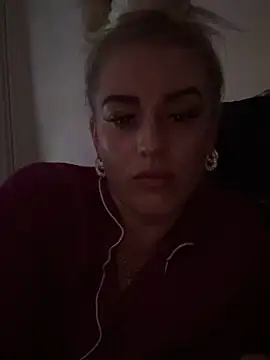 Snapshot of Barbie_26 chatting on March 2025 11:47:01 PM Barbie 26 online show from March 2025 11:47:01 PM