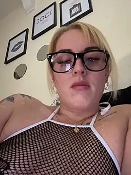 Snapshot of Barbie_26 chatting on January 2025 09:42:02 PM Barbie 26 online show from January 2025 09:42:02 PM