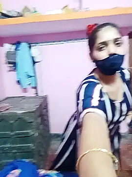 Snapshot of Cute-Simmi chatting on January 2025 10:05:01 PM Cute-Simmi online show from January 2025 10:05:01 PM