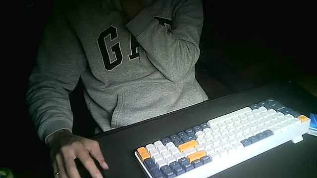 Ryan67533 online show from November 2025 02:43:01 AM