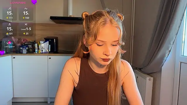 lisa barbie online show from March 2026 03:35:01 PM