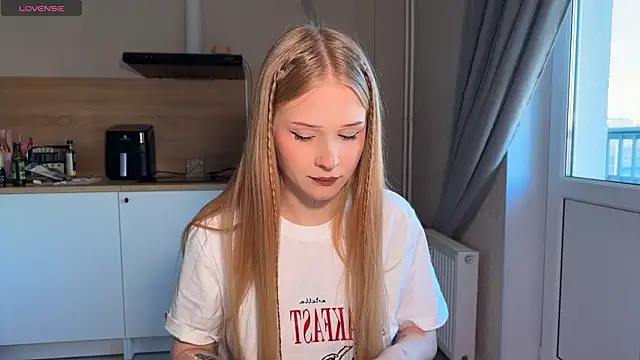 lisa barbie online show from March 2026 03:46:02 PM