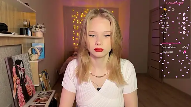 lisa barbie online show from December 2025 03:16:01 PM